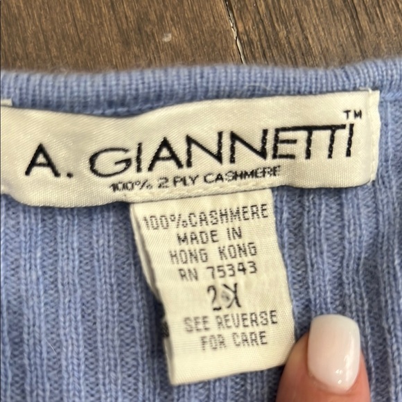 A Giannetti Light Blue Cardigan 100% Cashmere! - Picture 3 of 6